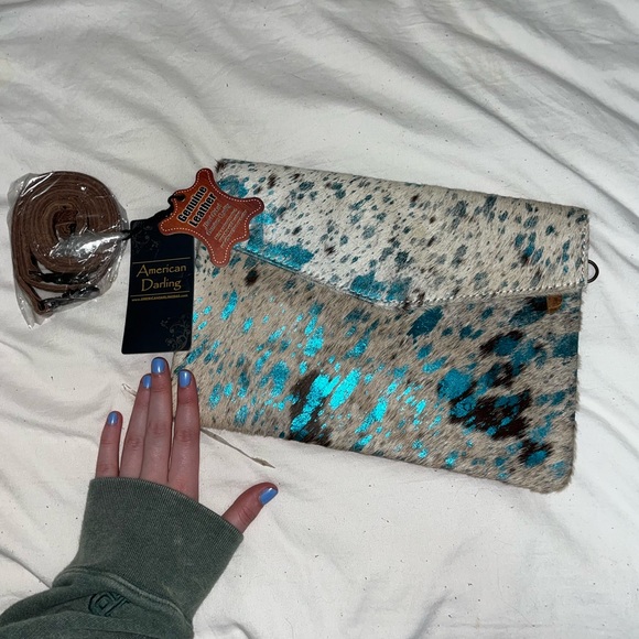 American Darling Turquoise and Cream Crossbody Bag - Picture 1 of 4